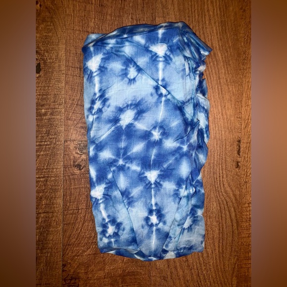 SpearmintLOVE Indigo Tie Dye Muslin Crib Sheets NWOT - Picture 6 of 6